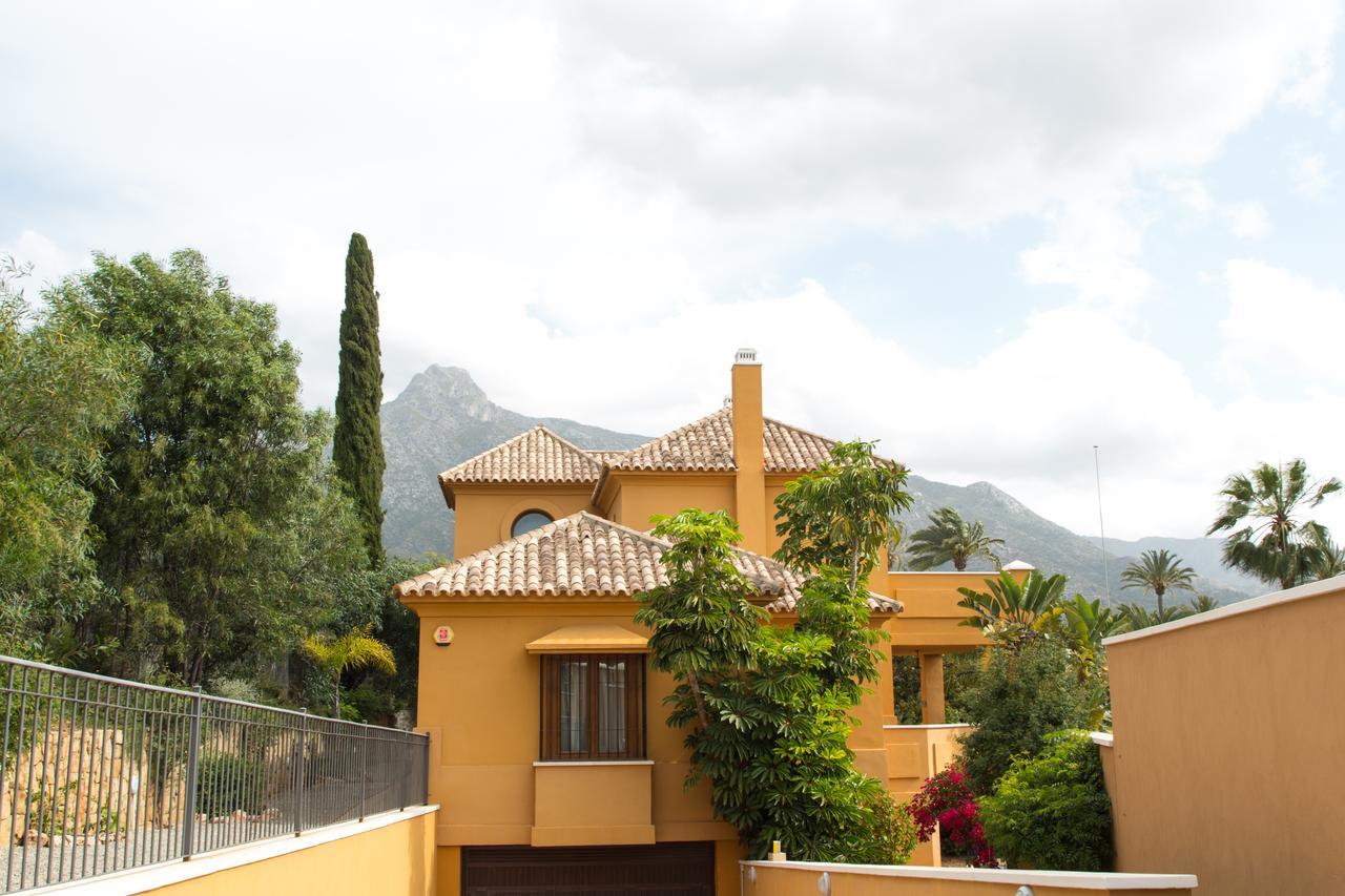 Lomas De *